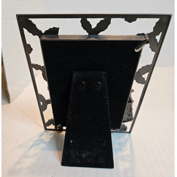 Frame Metal Christmas Tree Holly Berries 6.5" x 5"  Glass Black Velvet Backing - Picture 3 of 7